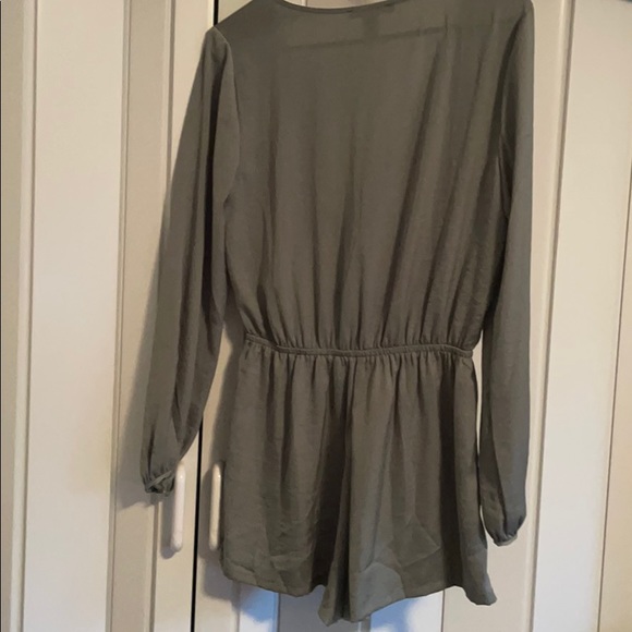 Forever 21 romper - Picture 5 of 5